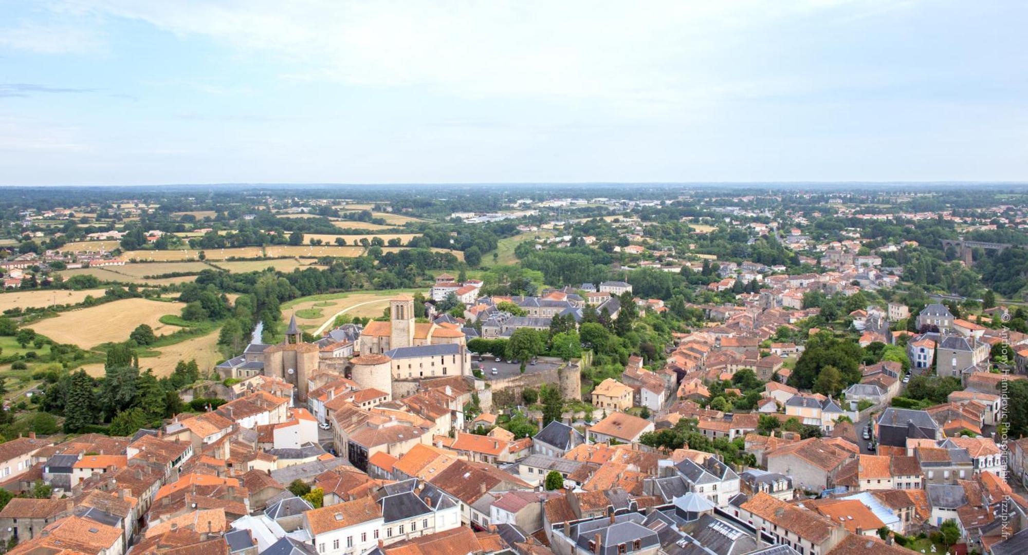 Petite Maison Medievale Parthenay Exterior foto